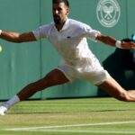 Djokovic vence Kobbi para entrar nas 14º semifinais de Wimbledon