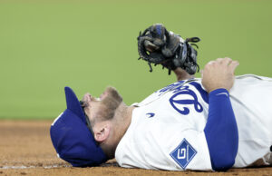 Dodgers ‘Open’ para substituir Max Munky pelo comércio após as notícias da lesão: relatório Dodgers 'Open' para substituir Max Munky pelo comércio após as notícias da lesão: relatório