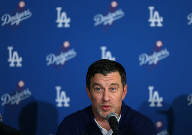 Dodgers previu substituir o Scott Scott pelo comércio de gado do ano

