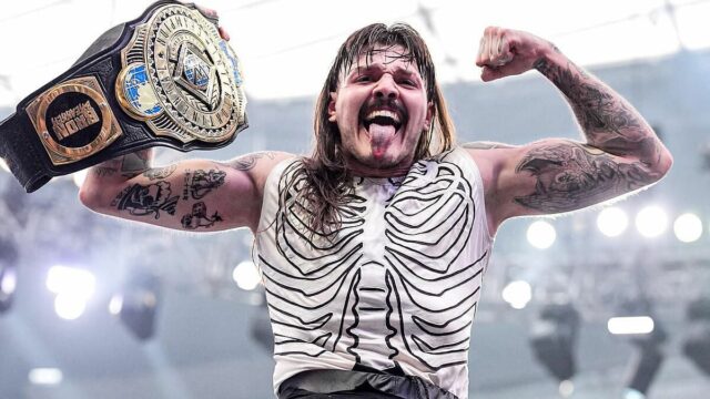 Dominican Mysterio enviou um presente misterioso depois que a WWE Raw Star escondida no prédio do clube no dia do julgamento


