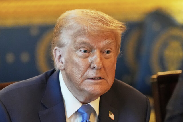 Donald Trump Classificação de aprovação com estudantes universitários Tomar um impulso

