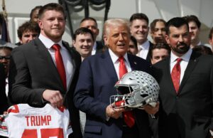 Donald Trump Nıl assinou a Ordem de Execução: Após o Bravo Movem March Madness Logo