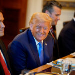 Donald Trump cai abaixo de Joe Biden, Hillary Clinton no ranking de pulfaridade