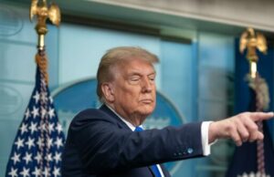 Donald Trump chama para publicar “todos os testemunhos perfumados do grande júri” em caso de Jeffrey Epstein Donald Trump chama para publicar "todos os testemunhos perfumados do grande júri" em caso de Jeffrey Epstein