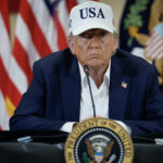 Donald Trump dá os relatórios de Pam Bond do verbo de choque com o FBI