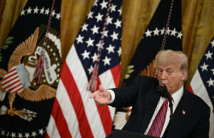 Donald Trump emite um novo aviso ao Irã, ameaça de atacar novamente Donald Trump emite um novo aviso ao Irã, ameaça de atacar novamente