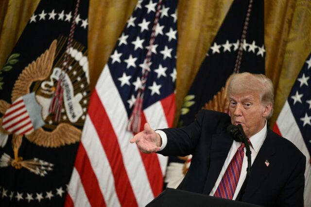 Donald Trump emite um novo aviso ao Irã, ameaça de atacar novamente

