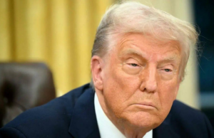 Donald Trump não está feliz como reino dos EUA pela votação final Donald Trump não está feliz como reino dos EUA pela votação final