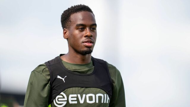 Dortmund anuncia a saída de Jamie Gittens para o Chelsea

