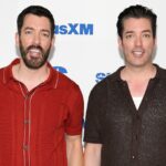 Drew e Jonathan Scott, dos irmãos Property, explicam o atraso do novo programa HGTV