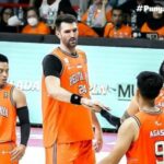 Duel Hot Pelita Jaya vs Satria Muda nas semifinais da IBL 2025: não apenas a luta final
