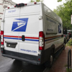 É e -mail em 4 de julho? Post Office, FedEx, Horas Up -Grand