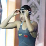 Yu Zidi, da China, está se preparando para competir nas semifinais mistas de 200 metros do Campeonato Mundial de Aquáticos em Cingapura, 27 de julho de 2025, em 27 de julho de 2025.