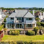 A casa da família em Morecambe, Lancashire, fica em um