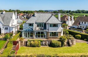 É um nocaute! Tyson Fury-Fans pode comprar os quartos de sono sexual do rei cigano à beira-mar por £ 800.000 A casa da família em Morecambe, Lancashire, fica em um