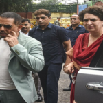 Ed Robert Vadra por cinco horas em Bharandar-Linkary Sanandari com o arquivo PMLA