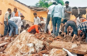 Edifício escolar no Unifaxt em Rajastart, 7 crianças morreram 29 crianças Edifício escolar no Unifaxt em Rajastart, 7 crianças morreram 29 crianças