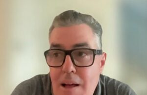 Ellen Guest torna os novos requisitos perturbadores de bullying sobre o host de talk show anterior irracional A história em quadrinhos Adam Carolla disse na terça -feira que a equipe de Ellen 'estava com medo, com muito medo' durante seus dois lugares de hóspedes no programa, o que deu algumas anedotas que reivindicaram evidências