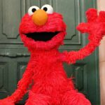 Elmo hacks nas mídias sociais, vai para um tirad anti-semita e diz Trump na lista de Epstein