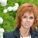 Elżbieta zajądówn saiu de repente. Então ela realmente chamou