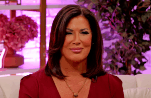 Emily Simpson de Rhoc atinge os críticos que pensam que causou o arfid da criança Rhoc Emily Simpson responde aos críticos que pensam que causou o distúrbio alimentar das crianças