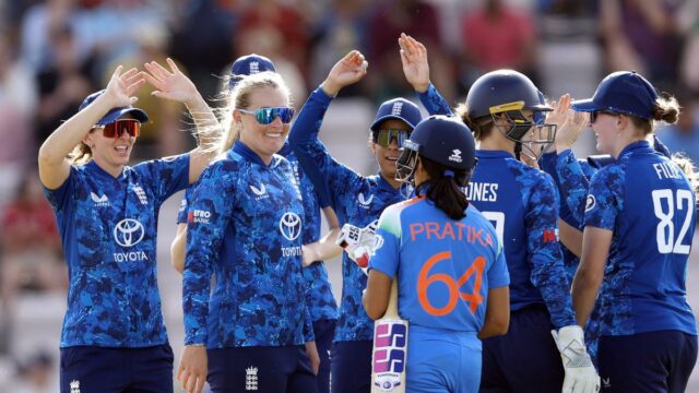 Eng-W vs.-W, 2º ODI: Ecclestone, Jones Ajuda a Inglaterra venceu a Índia com oito Kalitz para a série Level

