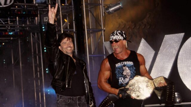 Eric Bischoff explica como Hulk Hogan aprendeu a passar

