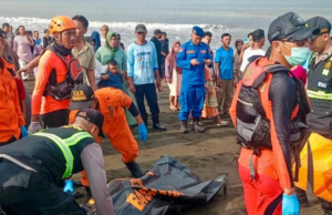 Espalhados com 65 no quadro para fechar careca; 43 ausentes Espalhados com 65 no quadro para fechar careca; 43 ausentes