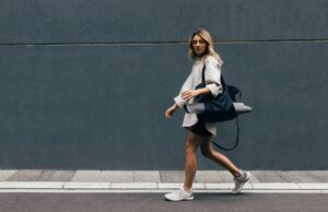 Essas peças de aparência luxuosa são dobradas como roupas ativas, todas, exceto $ 28 Essas peças de aparência luxuosa são dobradas como roupas ativas, todas, exceto $ 28