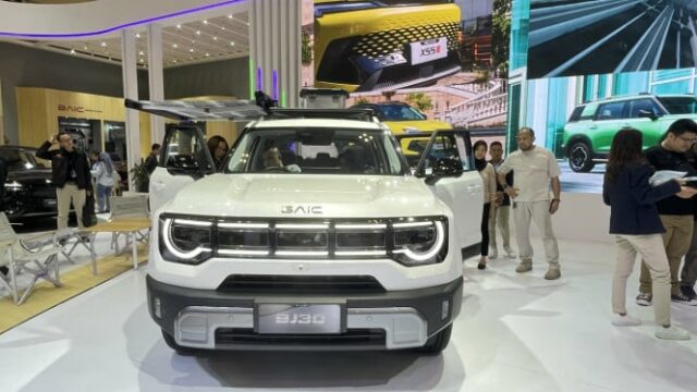 Este SUV híbrido é chamado Duji no acampamento base Everest e no deserto chinês


