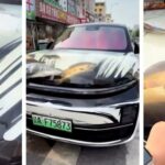 Este carro elétrico faz um choque, a polícia para intervir