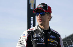 “Este ridículo”: Brad Keselowski, ‘estranhidade’ da NASCAR quando ele promete quebrar, se for responsabilizado Alex Bowman, Chase Elliott e Brad Keselowski Nascar Cup Series Quaker State 400 durante o Walmart Echo Park Speedway - Fonte: Getty