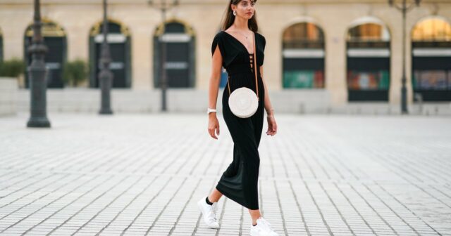 Estes 19 vestidos de verão do revestimento da cintura são perfeitamente combinados com tênis

