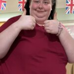 Paige Vickers (foto), de Stockton-on-Tees, County Durham, pesava 23 pedras em suas mais pesadas