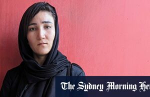 Eu bebi meu pai vendeu tudo para manter minha filha. Ele morreu antes de vocês se ver Bebeu Rahimi Farhangdost para deixar a Indonésia para a Austrália.