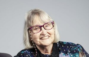 Eu desafiei meus médicos e parei de demência em suas trilhas – eis como eu venci as chances Dawn Warner teve um derrame sete anos atrás e uma varredura subsequente mostrou sinais de demência