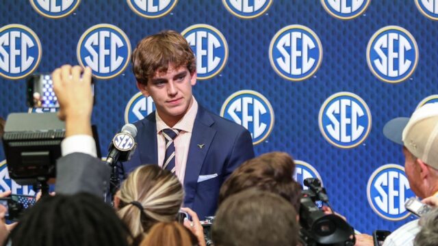 "Eu estou tipo, eu sei que você é": Arch Manning, Lane Kiffin Top Sec Media Day Day

