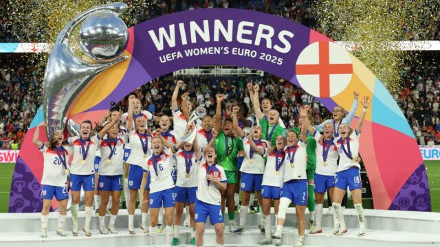 Euro 2025 de Mulheres: a Inglaterra derrota a Espanha em um pênalti para ganhar o título

