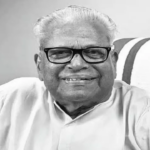 Ex -chefe de Kerala vs Ahutdhanandan em 101