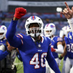 Ex-comandantes treinadores caem para honesto para von Miller adicionado