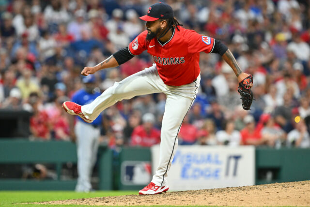 Executivos MLB Preveja Guardas Tradificar Bola de 20 anos

