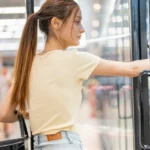 Existe uma loja no domingo, 6 de julho? Vamos comprar hoje 06.07.2025?