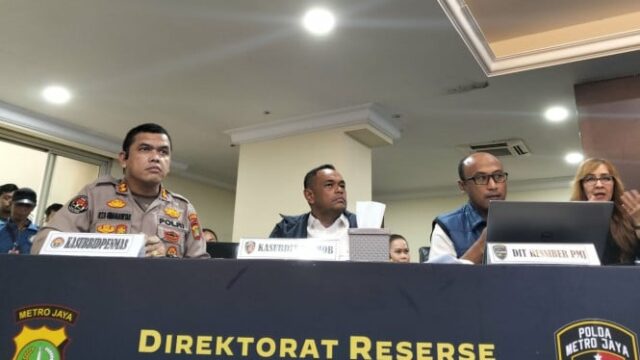 Expressando pegadas digitais, Polícia: Arya Daru quer pular do prédio e afundar no mar

