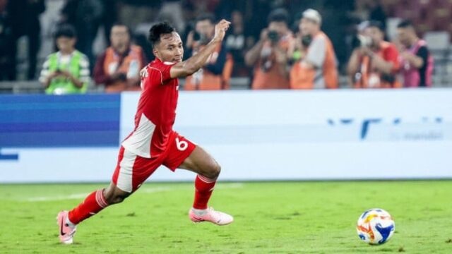 Faça 2 auxilia quando a equipe nacional da Equipe Indonésia Sub-23 Gastak Brunei, esta é a palavra Robi Darwis

