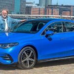 Azul elétrico: Ray em Copenhague com o novo Mercedes CLA