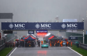 Faciação do GP da F1 Bélgica Facia após a raça F3 ligou devido à forte chuva Faciação do GP da F1 Bélgica Facia após a raça F3 ligou devido à forte chuva