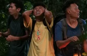 Fajar NuGra, Sadana Agugg e Randhika Djamil, estrelando este lindo filme de terror Fajar NuGra, Sadana Agugg e Randhika Djamil, estrelando este lindo filme de terror