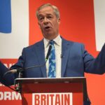 Farage Toches Ministro da Universidade Charles por causa de um golpe predatório "nojento" para uma reunião de liberdade de expressão