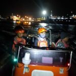 Duas pessoas morreram depois que uma balsa afundou na costa de Bali durante a noite