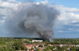 Festival de Música de Fire Grip Scene, mas os organizadores que garantem o show continuarão Festival de Música de Fire Grip Scene, mas os organizadores que garantem o show continuarão